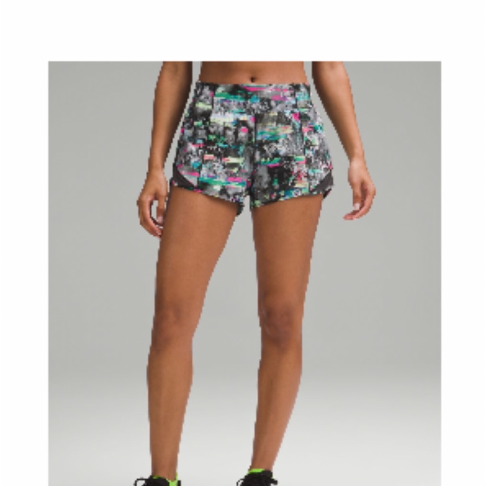 Brand new Lulu Hotty Hot 2.5 shorts.
